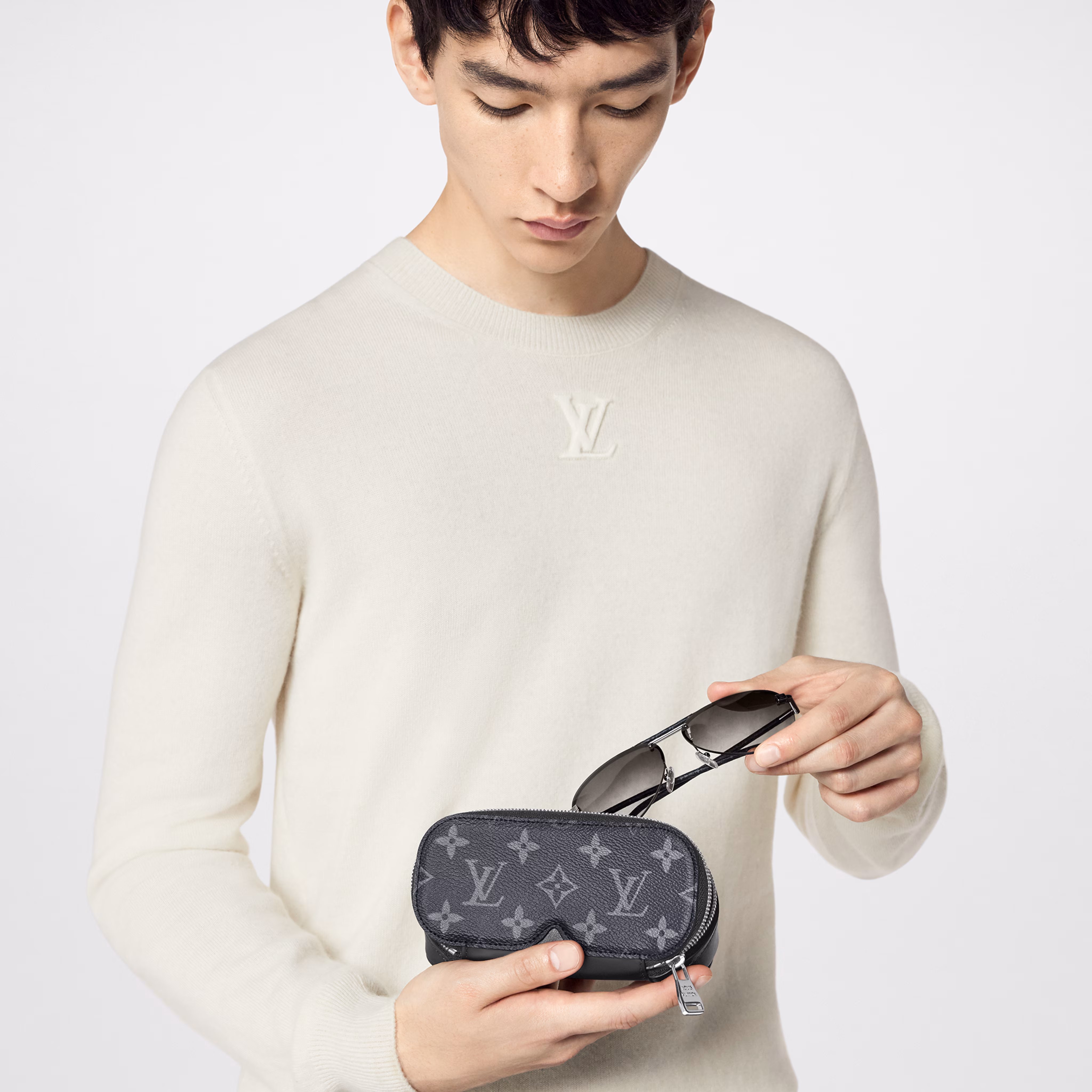 LV Sunglasses Pouch GM GI0654